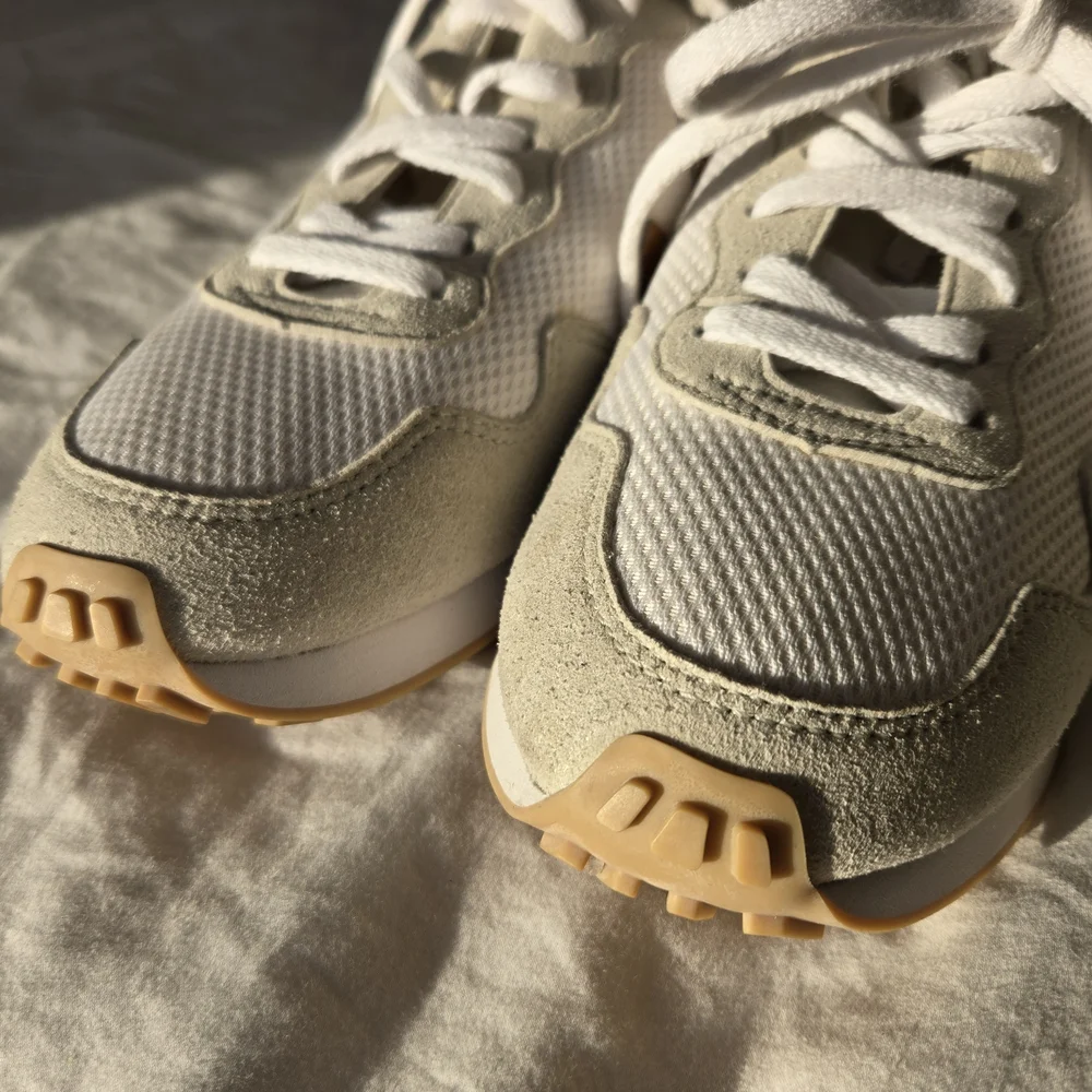 Veja White and Beige Runners Sneakers